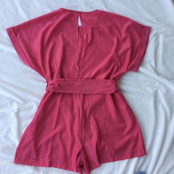 Pink Ripple Shorts Belted Romper NWT, size large - Picture 4 of 5